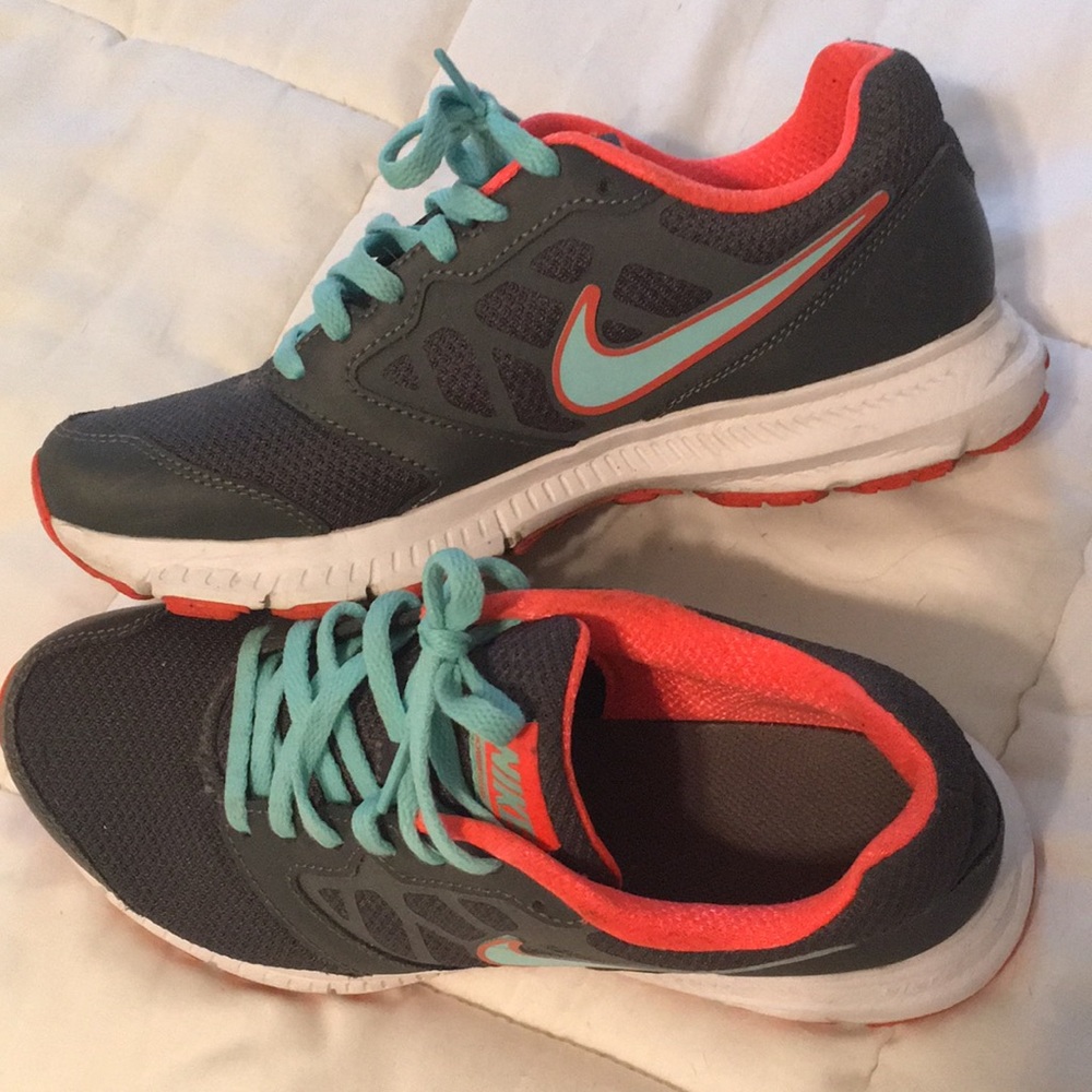 Women’s Nike Sneakers size 7.5